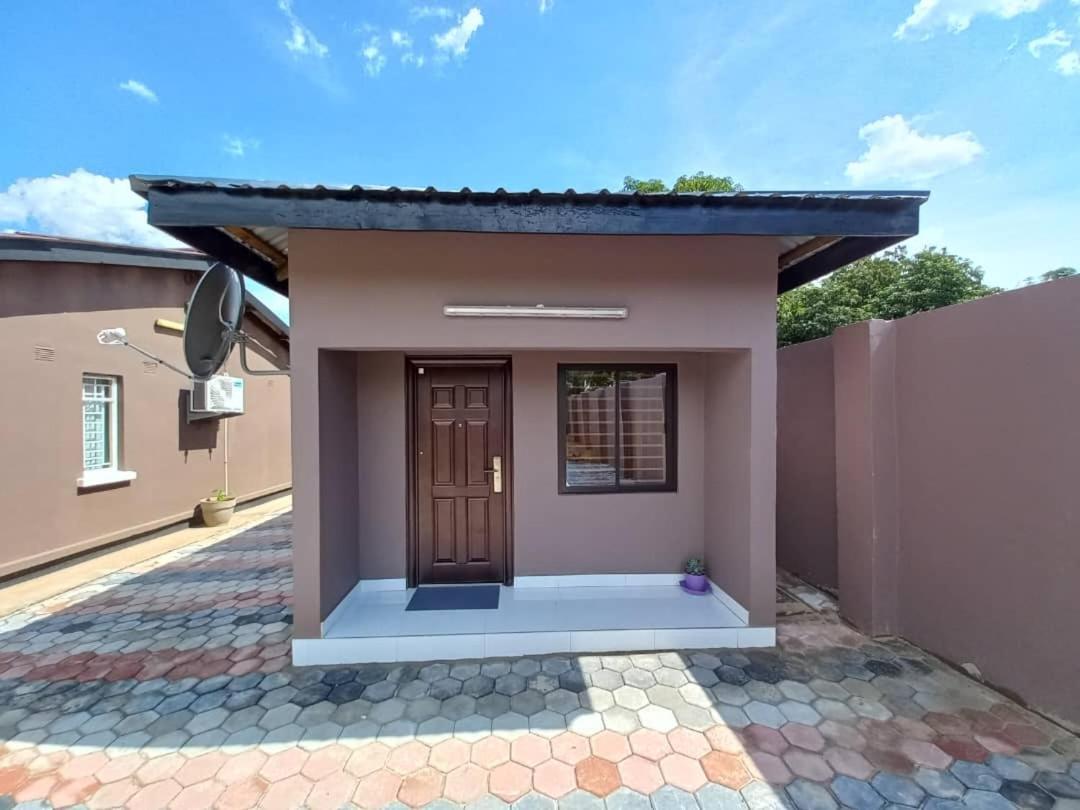 Kasuda Rooms - Cosy Self Contained Rooms Livingstone Exterior photo