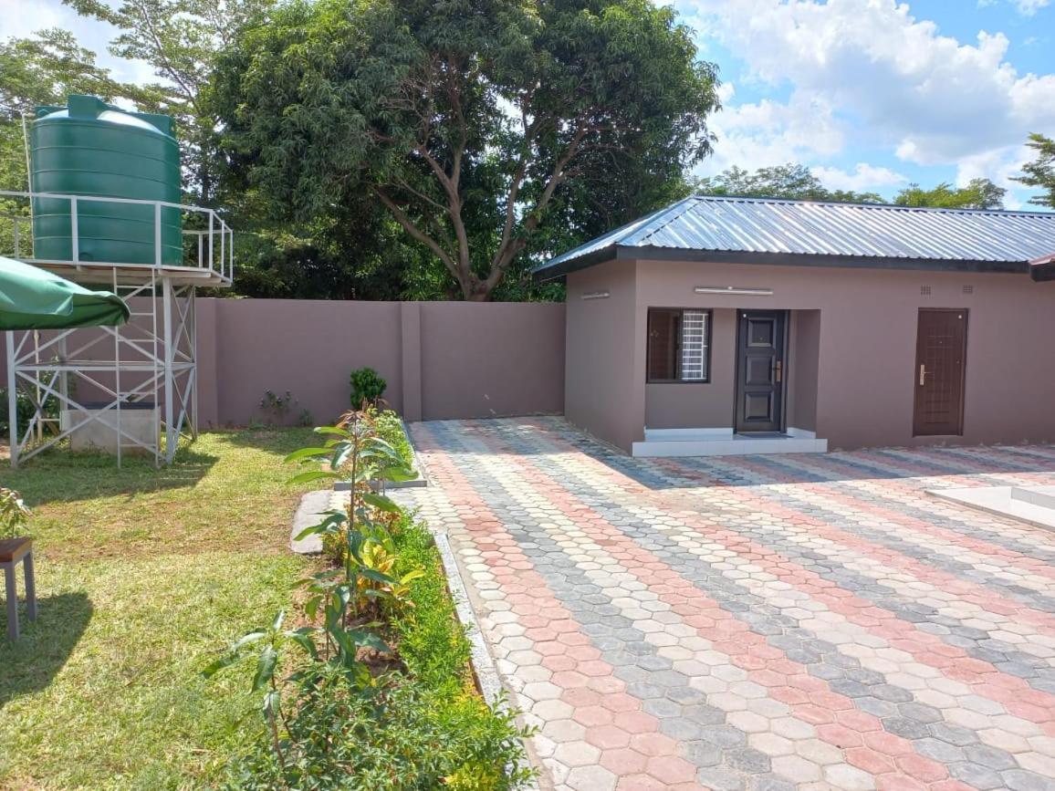 Kasuda Rooms - Cosy Self Contained Rooms Livingstone Exterior photo